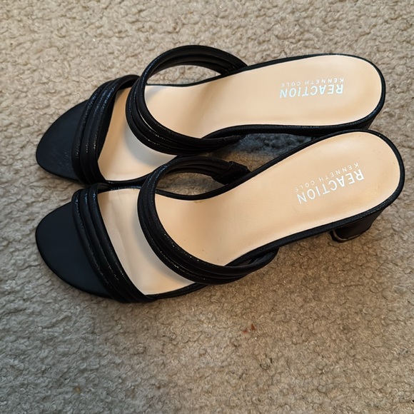 Reaction Kenneth Cole Avi Strappy Heel Size 10 Color Black Gold - Picture 5 of 9